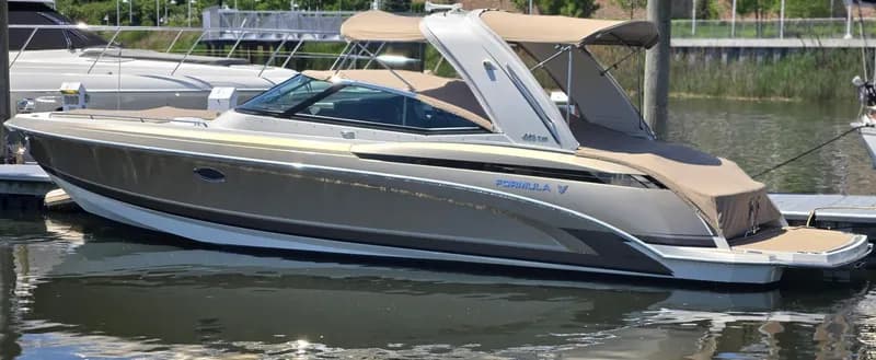 2015 Formula 330 Crossover Bowrider, photo 1 of 13