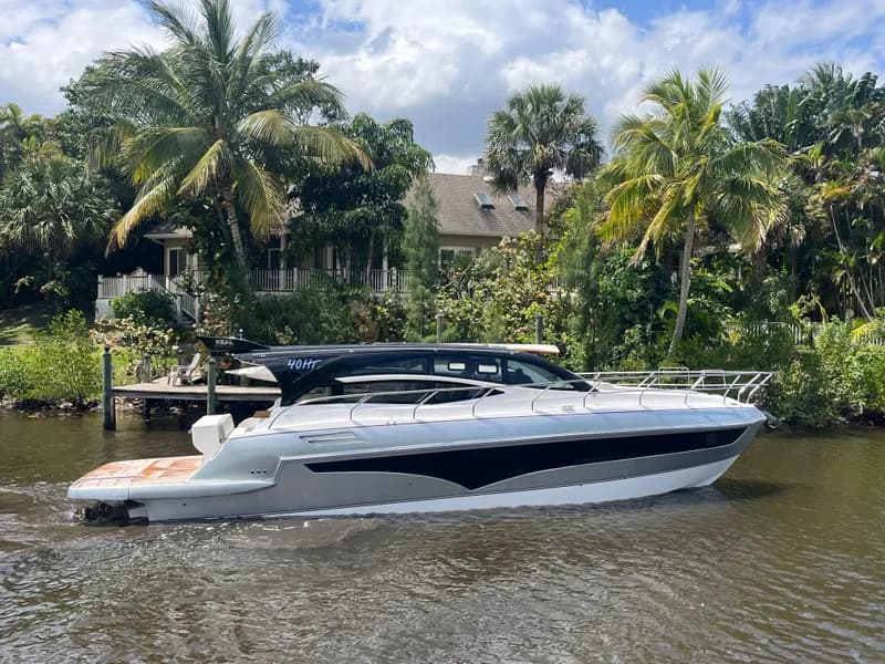 2025 Real 40 HT Luxury, photo 1 of 20